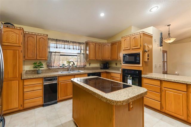 18711 NORTHCLIFF STREET, Orlando, FL 32833