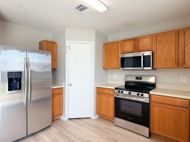 670 Horn Street, Crowley, TX 76036