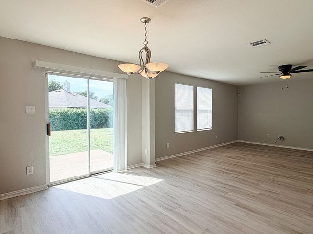 670 Horn Street, Crowley, TX 76036