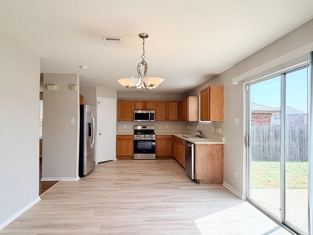 670 Horn Street, Crowley, TX 76036