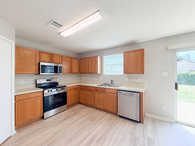 670 Horn Street, Crowley, TX 76036