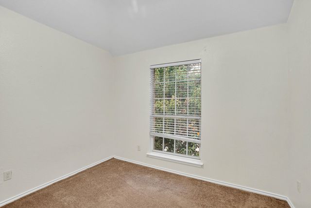 1107 Eastbrook Drive, Glenn Heights, TX 75154