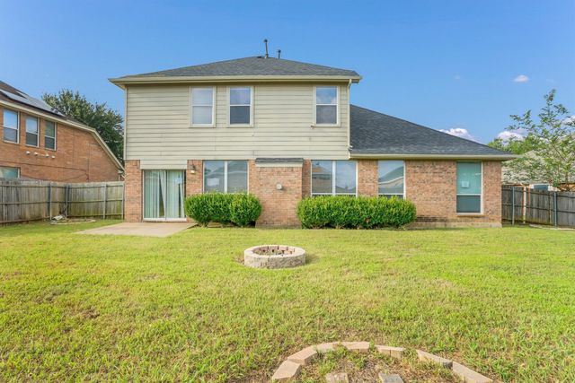 1107 Eastbrook Drive, Glenn Heights, TX 75154