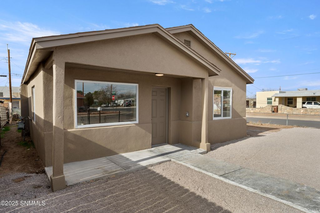 1173 Douglas Drive, Las Cruces, NM 88005