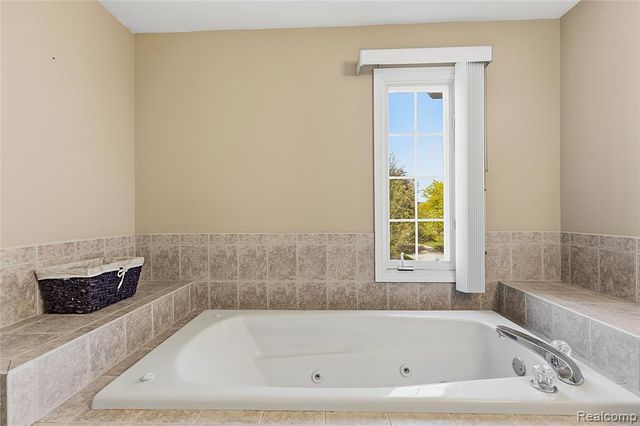 50426 Chief Drive, Macomb, MI 48044
