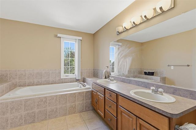 50426 Chief Drive, Macomb, MI 48044