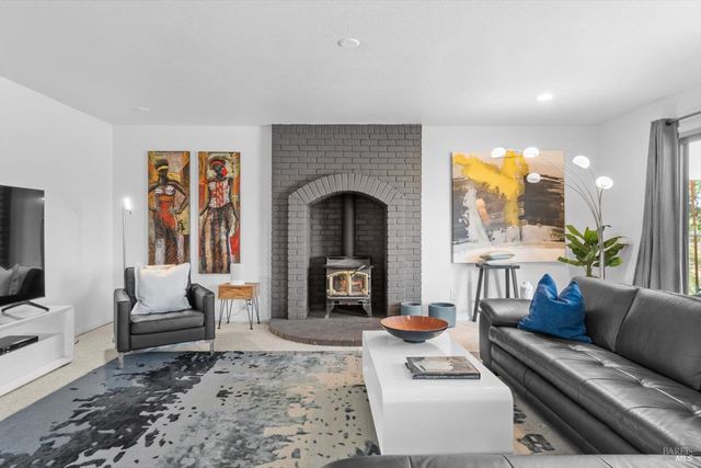 5860 Sharp Rd, Calistoga, CA 94515