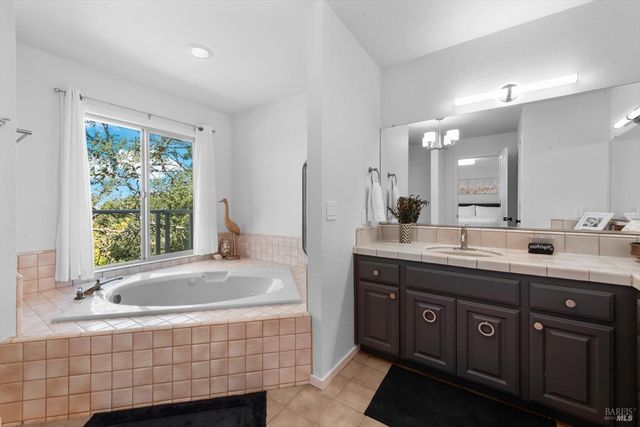 5860 Sharp Rd, Calistoga, CA 94515