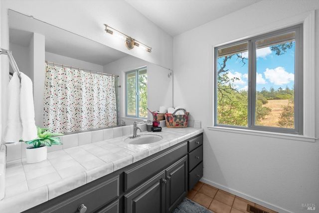 5860 Sharp Rd, Calistoga, CA 94515