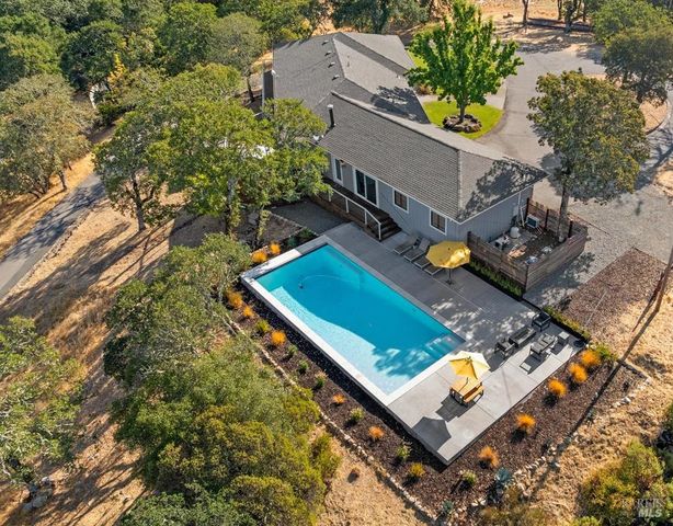 5860 Sharp Rd, Calistoga, CA 94515