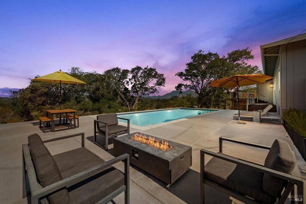 5860 Sharp Rd, Calistoga, CA 94515