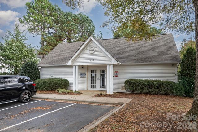 12327 Jessica Place, Charlotte, NC 28269