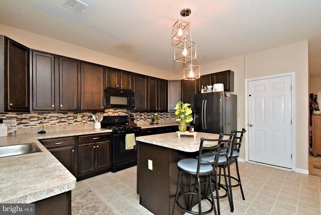 2152 DANVILLE DR, Pennsburg, PA 18073