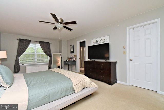 2152 DANVILLE DR, Pennsburg, PA 18073