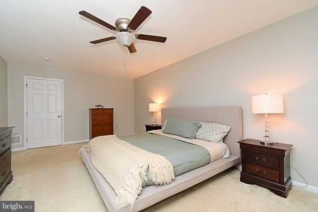 2152 DANVILLE DR, Pennsburg, PA 18073