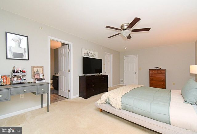 2152 DANVILLE DR, Pennsburg, PA 18073
