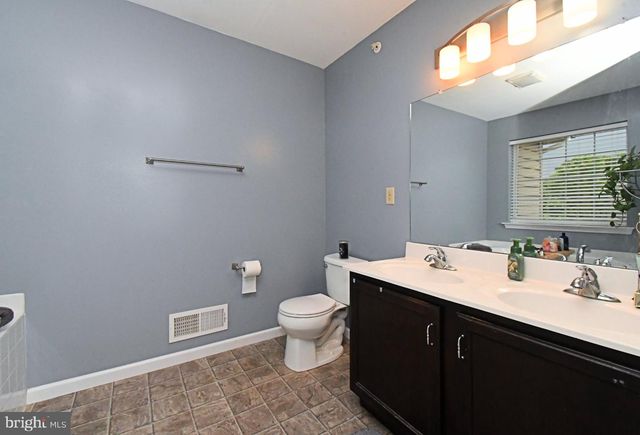 2152 DANVILLE DR, Pennsburg, PA 18073