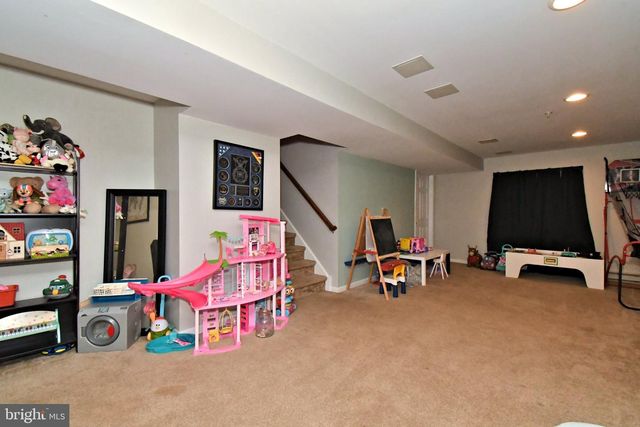 2152 DANVILLE DR, Pennsburg, PA 18073
