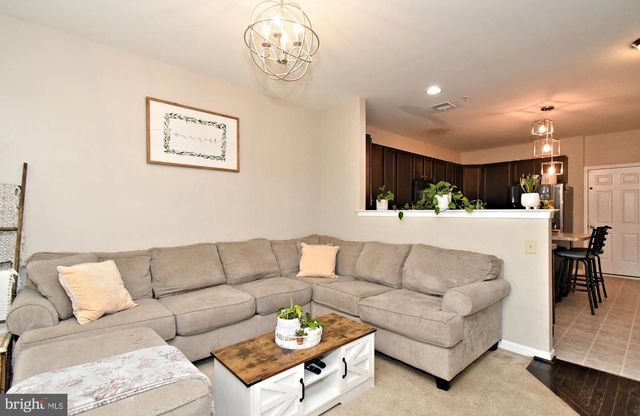 2152 DANVILLE DR, Pennsburg, PA 18073