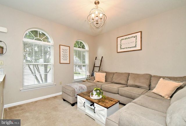 2152 DANVILLE DR, Pennsburg, PA 18073