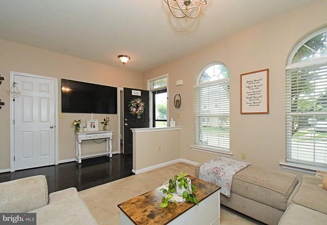 2152 DANVILLE DR, Pennsburg, PA 18073