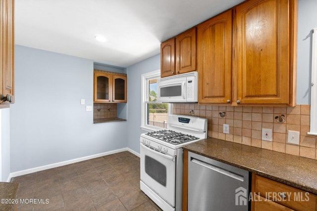 31 Stevens Road, Edison, NJ 08817