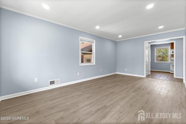 31 Stevens Road, Edison, NJ 08817