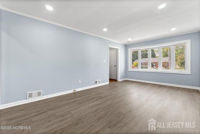 31 Stevens Road, Edison, NJ 08817
