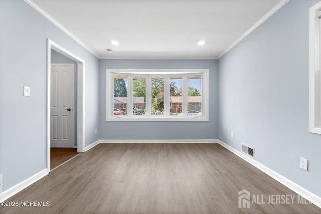 31 Stevens Road, Edison, NJ 08817