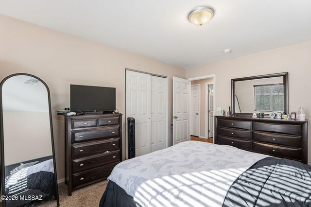 3304 W Athenee Court, Tucson, AZ 85746