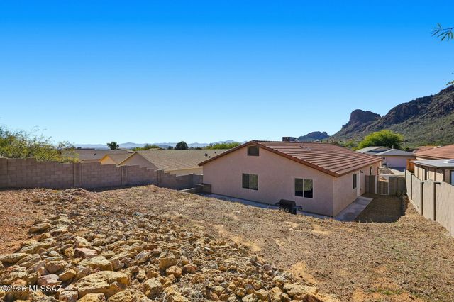 3304 W Athenee Court, Tucson, AZ 85746