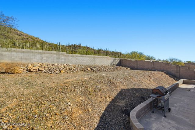 3304 W Athenee Court, Tucson, AZ 85746