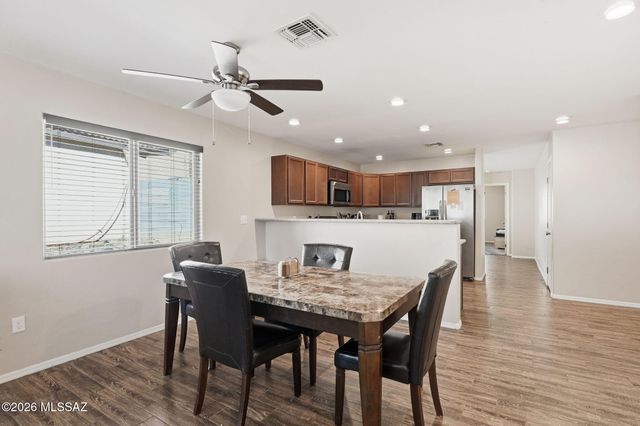 3304 W Athenee Court, Tucson, AZ 85746