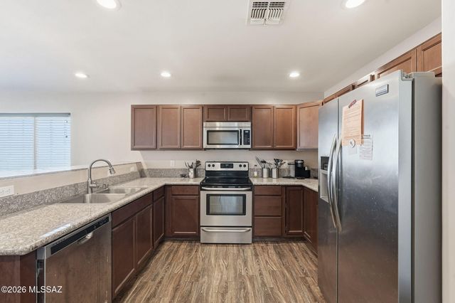 3304 W Athenee Court, Tucson, AZ 85746