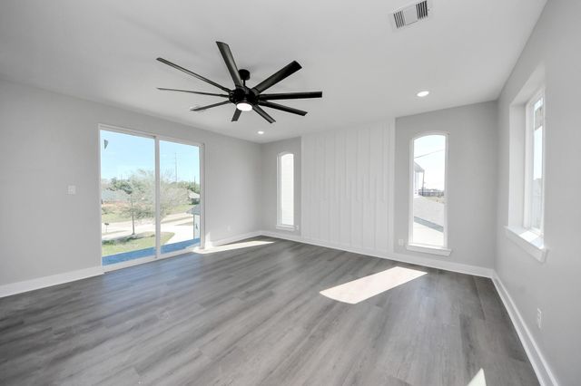 216 San Jacinto Street, La Porte, TX 77571