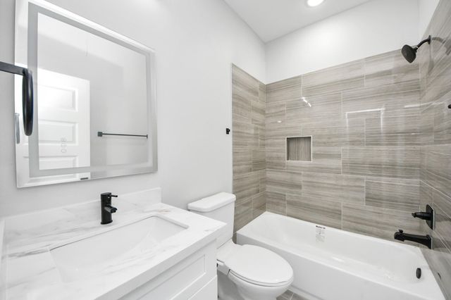 216 San Jacinto Street, La Porte, TX 77571