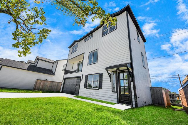 216 San Jacinto Street, La Porte, TX 77571