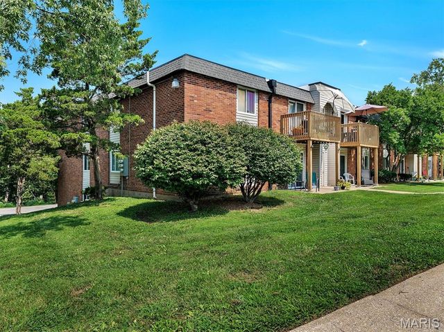 2741 Westphalia Court F, St Louis, MO 63129