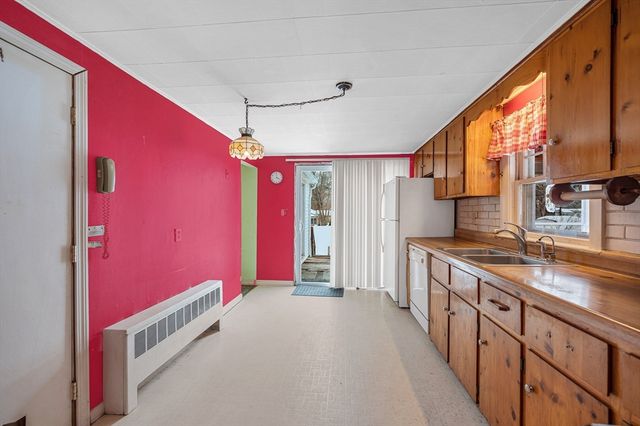 126 Groton Road, Chelmsford, MA 01863