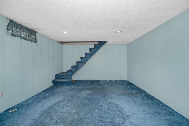 126 Groton Road, Chelmsford, MA 01863