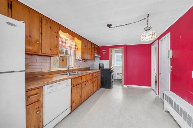 126 Groton Road, Chelmsford, MA 01863