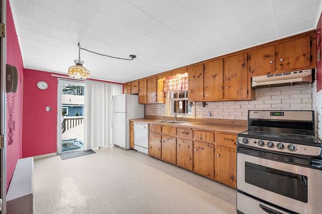 126 Groton Road, Chelmsford, MA 01863