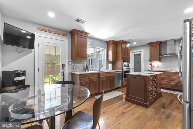 18611 BROOKE RD, Sandy Spring, MD 20860