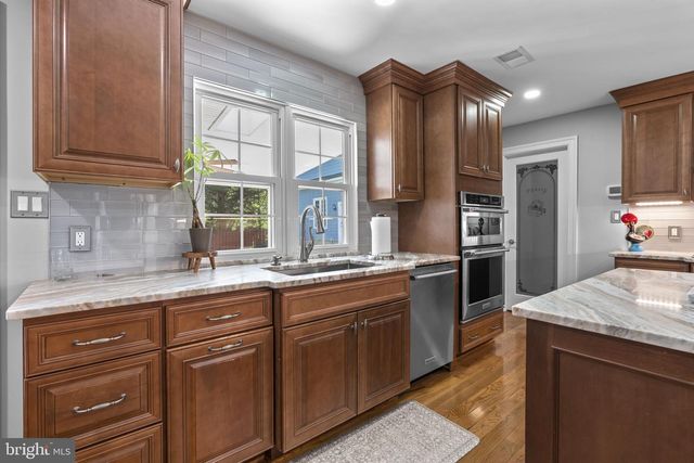 18611 BROOKE RD, Sandy Spring, MD 20860