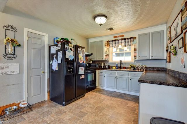 44 N Court ST, Windsor, VA 23487