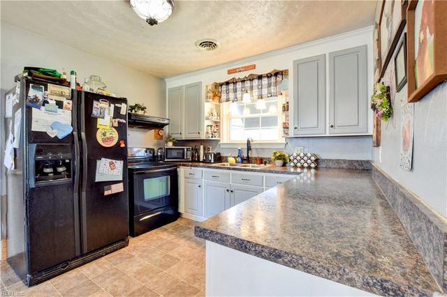 44 N Court ST, Windsor, VA 23487