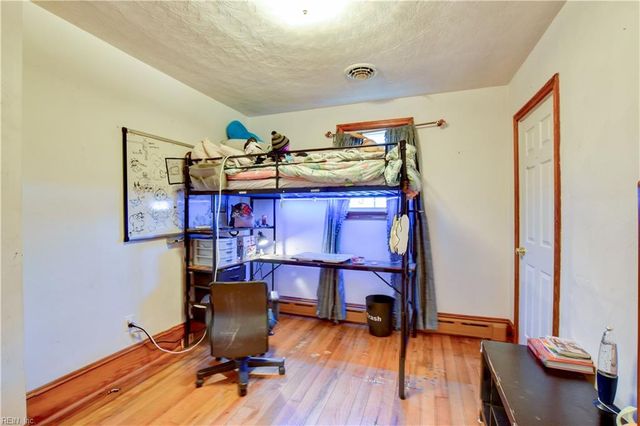 44 N Court ST, Windsor, VA 23487