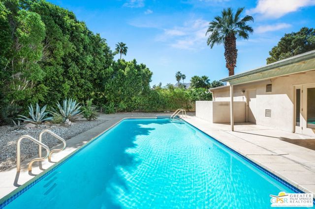 2030 S Bob O Link Lane, Palm Springs, CA 92264