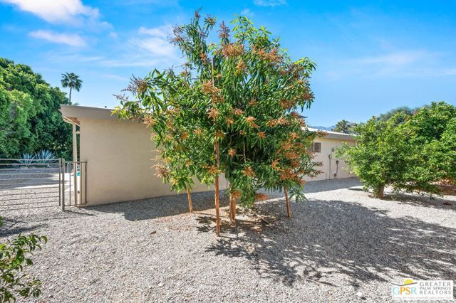 2030 S Bob O Link Lane, Palm Springs, CA 92264