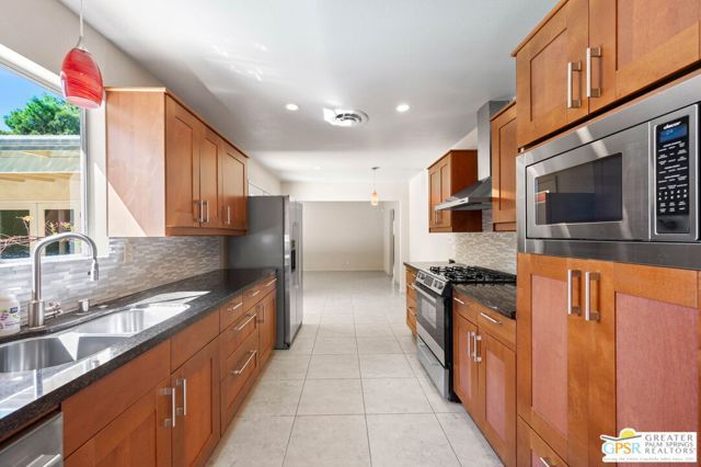 2030 S Bob O Link Lane, Palm Springs, CA 92264